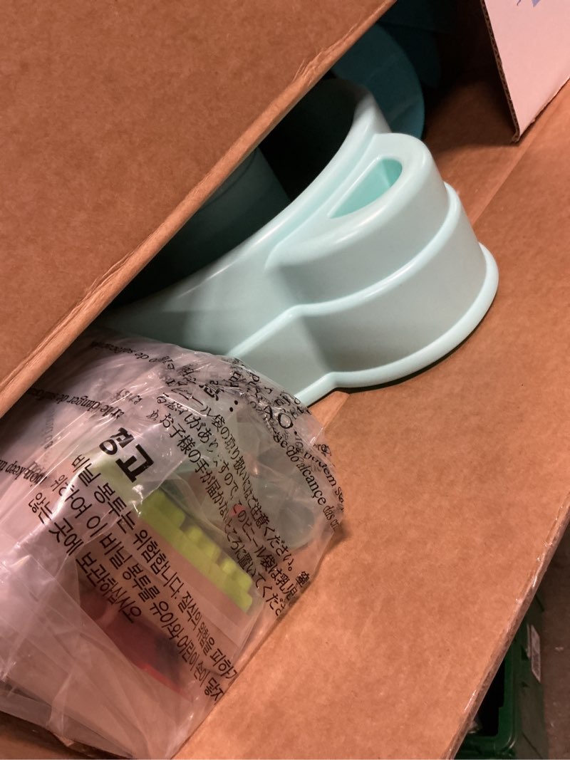 Condition photo showing Good Condition for little tikes build & splash water table with 25 piece accessories - wet/dry play, indoor/outdoor with removeable grow-with-me legs