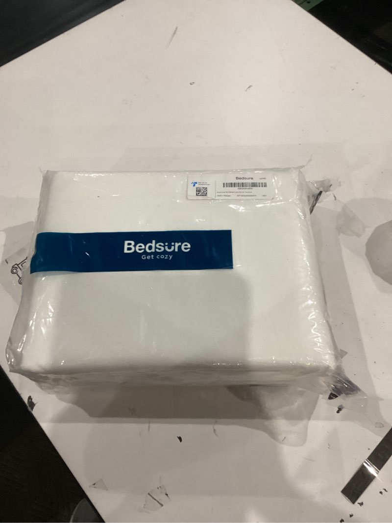 Condition photo showing New/Like New for bedsure 100% washed cotton duvet cover king size - natural white minimalist cotton duvet cover linen like for all seasons - gentlesoft™ plain simple bedding (natural white, king, 104"x90") king (104" x 90") 00 - natural white (no comforter)
