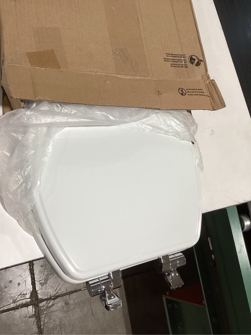 Condition photo showing Good Condition for bemis 1000cpt paramont heavy duty oversized closed front toilet seat with 1,000 lb weight limit will never loosen & reduce call-backs, round/elongated, plastic, white