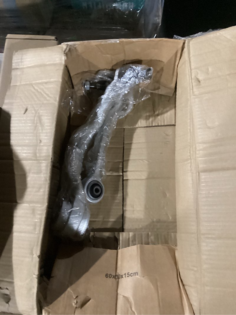 Condition photo showing Good Condition for 2pcs front lower forward control arm conpatiale with 2013-2018 for land rover range rover 2pcs (forward)