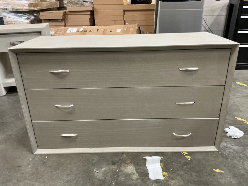 Condition photo showing Good Condition for ming 3 drawer chest top (missing legs hardware) 