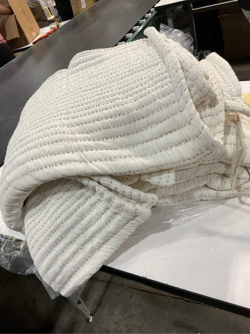 Condition photo showing Good Condition for quince organic cotton channel stitch coverlet set size king color: undyed
