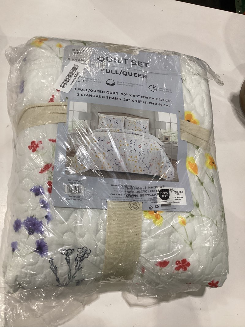 Condition photo showing Good Condition for great bay home marianne collection 3 piece quilt set with shams. reversible floral bedspread coverlet. machine washable. (full / queen, multi)