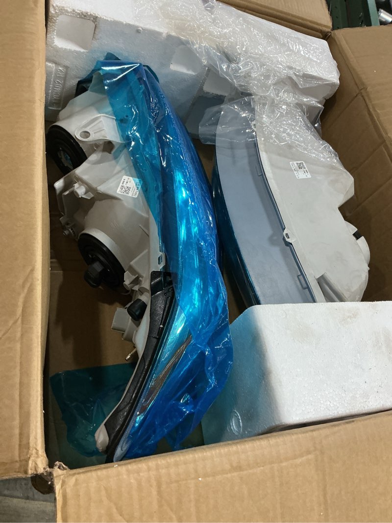 Condition photo showing Good Condition for kuiperauto pair headlights replacement compatible for 2002-2004 toyota camry headlamps assembly halogen only left and right side clear lens chrome housing amber reflector #?81510-aa060 toyota camry 2002-2004 chrome housing/clear lens/amber reflector
