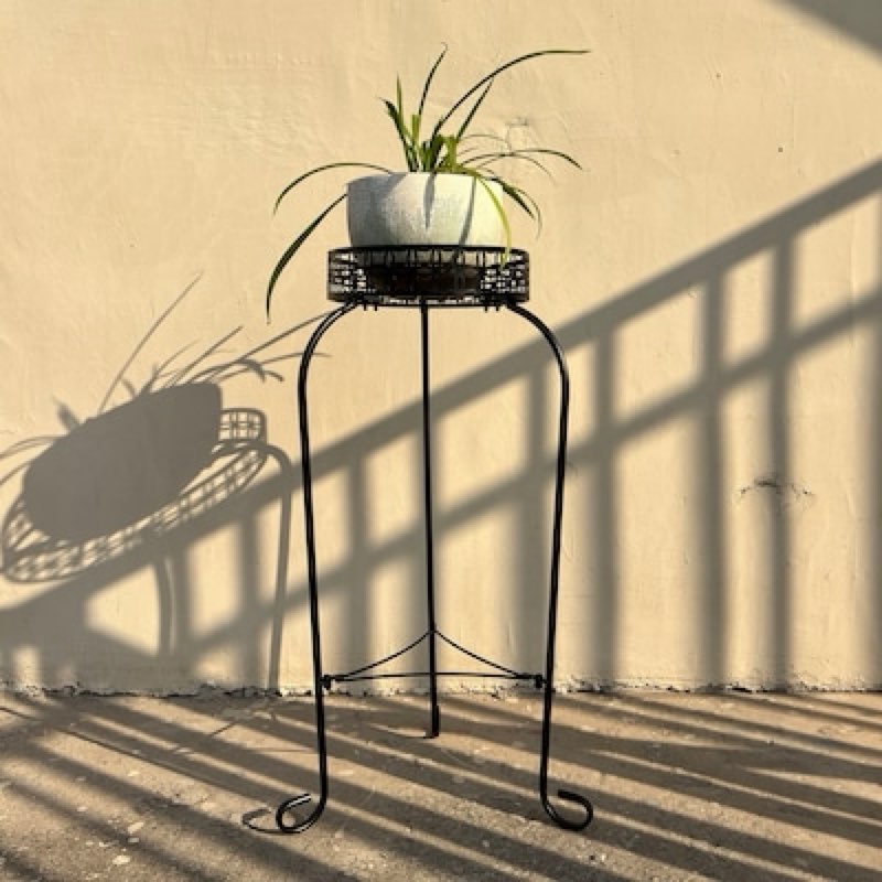 allen + roth 27.3-inches h x 10-inches w black indoor/outdoor round steel plant stand