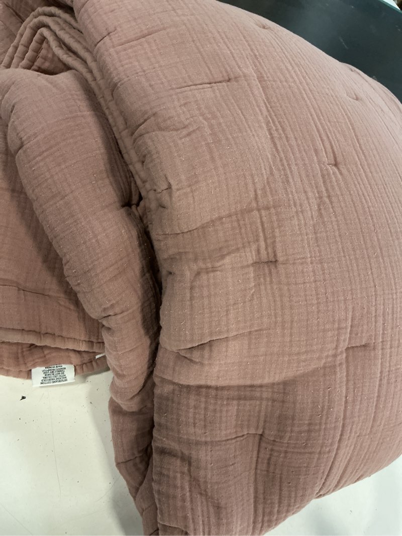 Condition photo showing As Is for quince organic cotton gauze dream quilt fig king/cal king