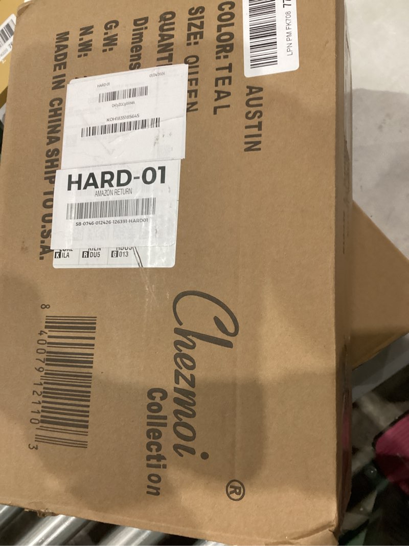 Condition photo showing Good Condition for Chezmoi Collection Austin 3-Piece Oversized Bedspread Coverlet Set (Queen, Teal) Queen Teal