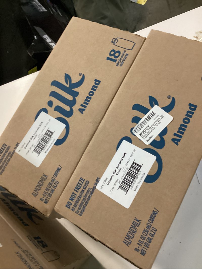 Condition photo showing New/Like New for silk shelf-stable soymilk singles, very vanilla, dairy-free, vegan, non-gmo project verified, 8 oz., 18 pack very vanilla 8 fl oz (pack of 18)