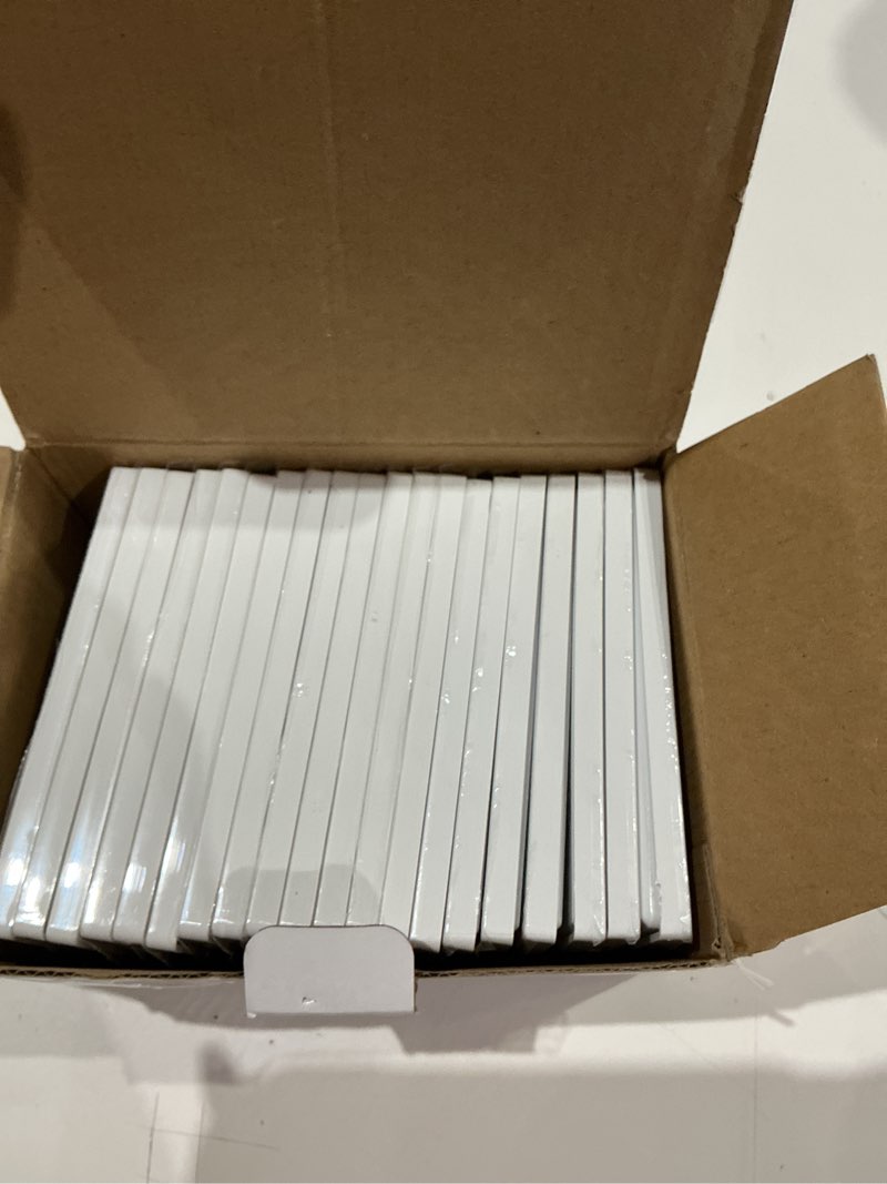 Condition photo showing Good Condition for bestten 20 pack 1 gang screwless decorative wall plate, uswp6 gloss snow white, h4.69” x w2.91”, faceplate cover for decorator receptacle outlet & switch gloss snow white 1 gang 20