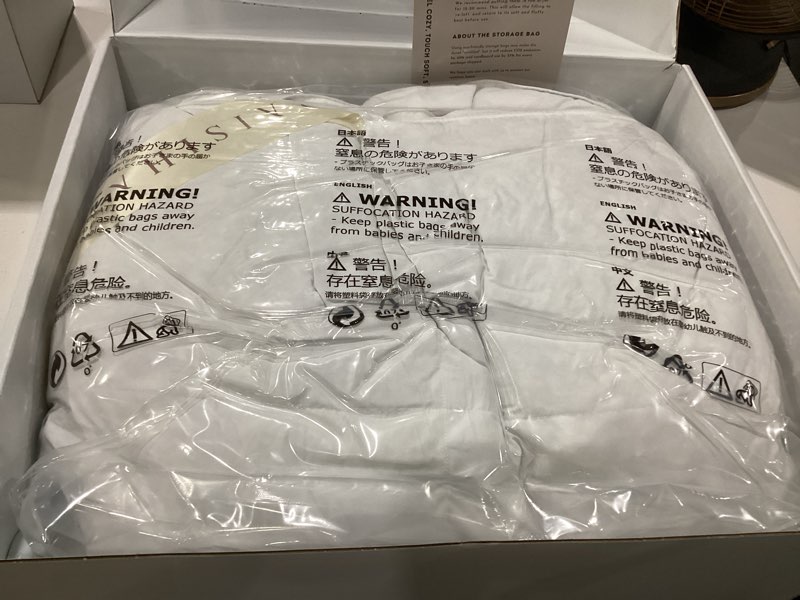 Condition photo showing New/Like New for overcloud™ goose down comforter, queen size winter down duvet insert, hotel collection comforter ultra soft 700+ fill power down proof duvet insert with corner tabs (90"x90") winter queen