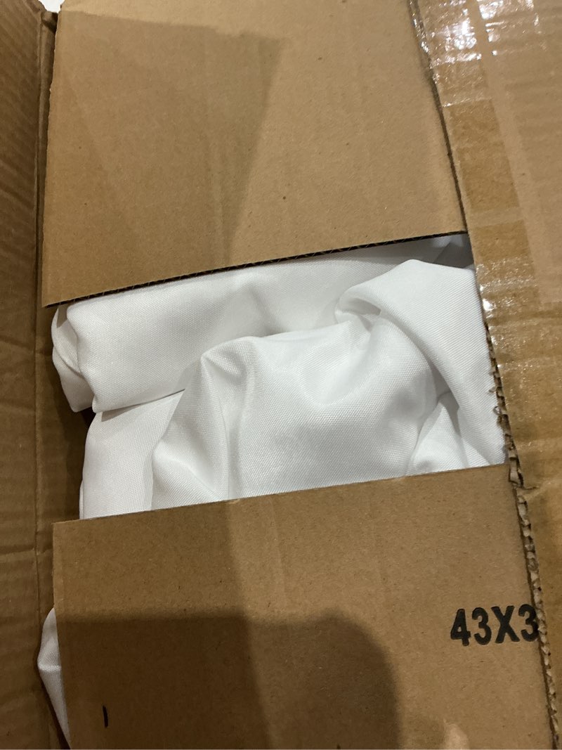 Condition photo showing Good Condition for Fokitut 6 Pack Round Tablecloth, 108 Inch, Stain Resistant and Wrinkle Polyester Table Cloth, Fabric Table Cover for Kitchen Dining, Wedding, Party, Holiday Dinner-White White 108''--6pack