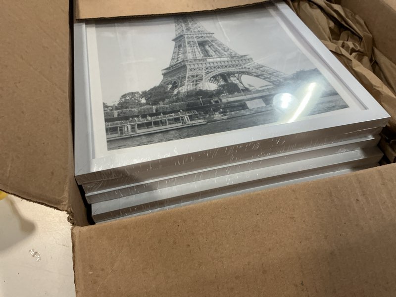 Condition photo showing Good Condition for upsimples 12x18 picture frame set of 5, display pictures 11x17 with mat or 12 x 18 without, wall gallery poster frames, white white 12x18