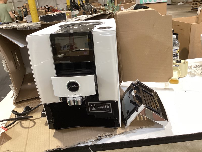 Condition photo showing As Is for jura z10 diamond white