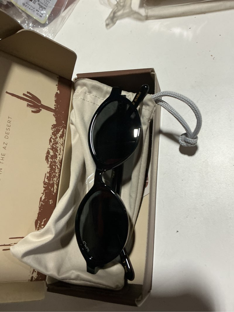 Condition photo showing Good Condition for wearme pro wmp eyewear – women’s trendy oval sunglasses: small retro frame, 90s y2k style, perfect for everyday wear black / triple black lens