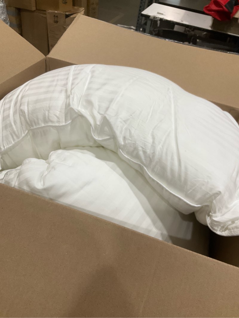 Condition photo showing Good Condition for beckham hotel collection bed pillows standard/queen size set of 2 - original soft down alternative pillow for sleeping - soft support for back, stomach or side sleepers queen / standard white