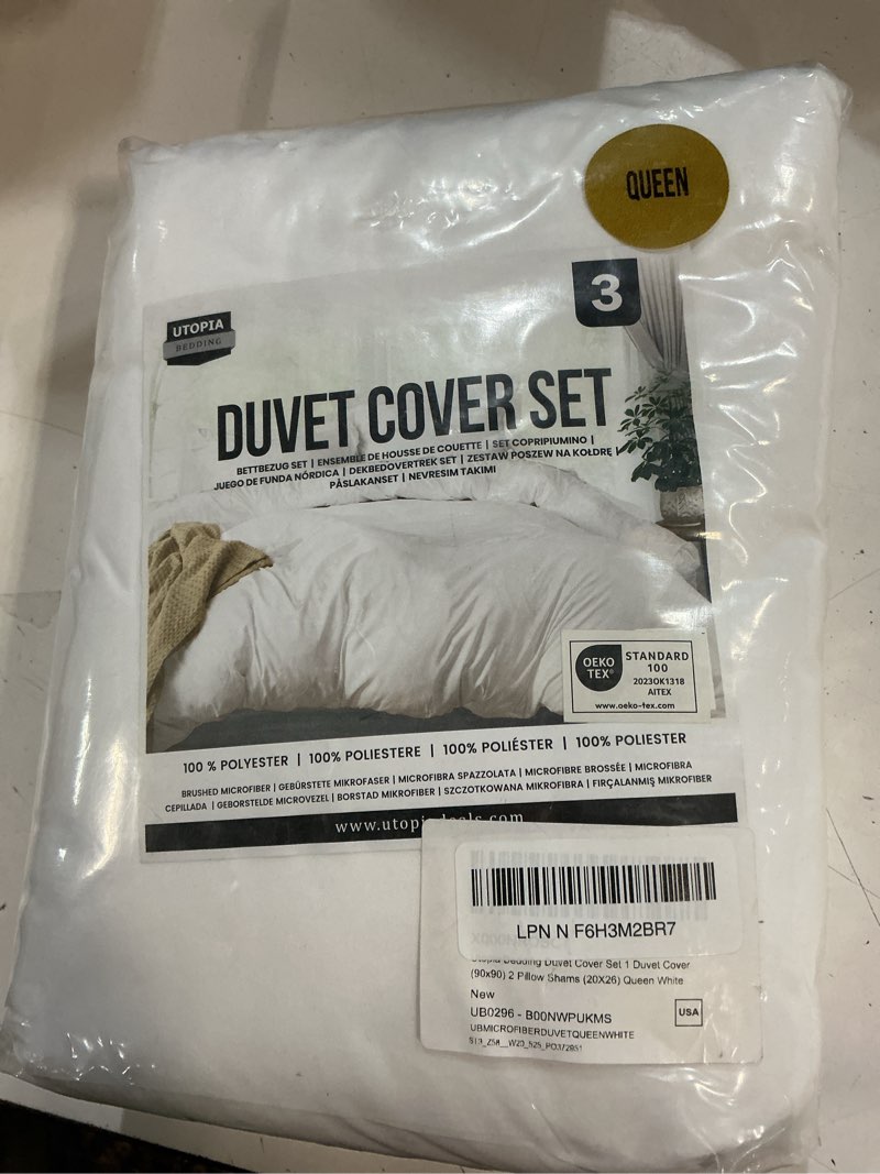 Condition photo showing New/Like New for andency ivory pinch pleat comforter full(79x90inch), 3 pieces(1 down alternative comforter and 2 pillowcases) ivory bed set polyester pintuck bedding set ivory full(79"x90")
