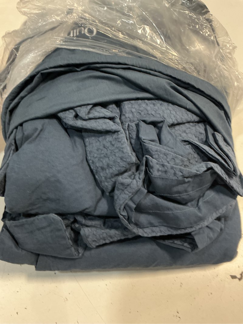Condition photo showing As Is for quince organic luxe honeycomb duvet cover set, full/queen, indigo