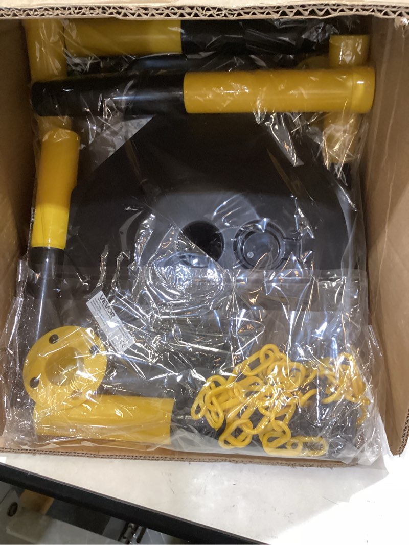 Condition photo showing New/Like New for vevor adjustable traffic delineator post cones, 6 pack, traffic safety delineator barrier with fillable base 8ft chain, for traffic control warning parking lot construction caution roads, yellow&black