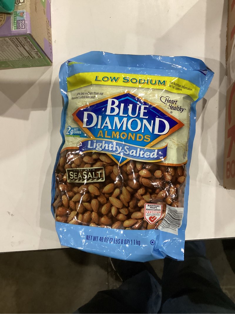 Condition photo showing New/Like New for Blue Diamond Almonds Low Sodium Lightly Salted Snack Nuts, 40 Oz Resealable Bag (Pack of 1) Lightly Salted 40 Ounce (Pack of 1)