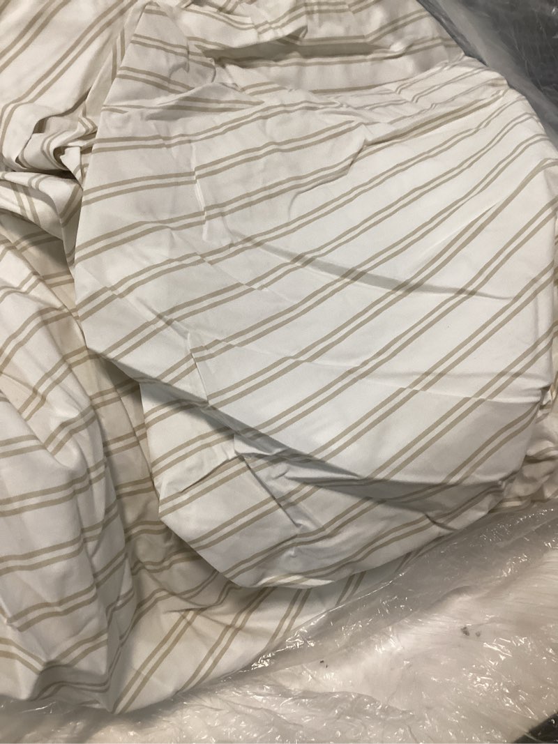 Condition photo showing Good Condition for classic organic percale duvet cover, full/queen, double stripe toffee