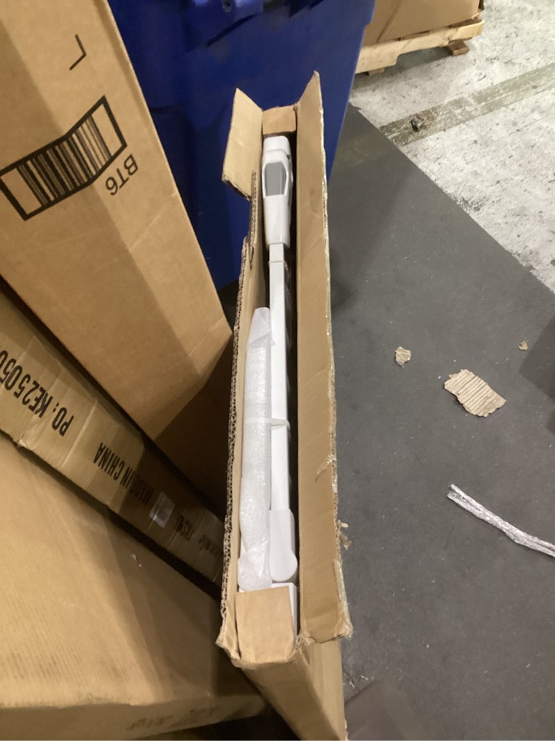 Condition photo showing Good Condition for babelio baby gate for stairs & doorways, 26-43" w 28" h no bottom bar| easy installation| one-handed operation| auto-close| hardware mount (drill needed) safety dog/pet gate (brown wood pattern) brown wood pattern - b17 28" h, 26-43" w-standard