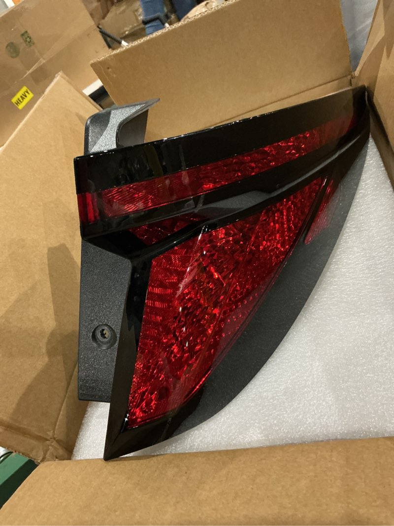 Condition photo showing As Is for todo tail light assembly w/bulbs compatible with 2022-2023 hyundai tucson, passenger/right side, 92402-cw000 / hy2805172
