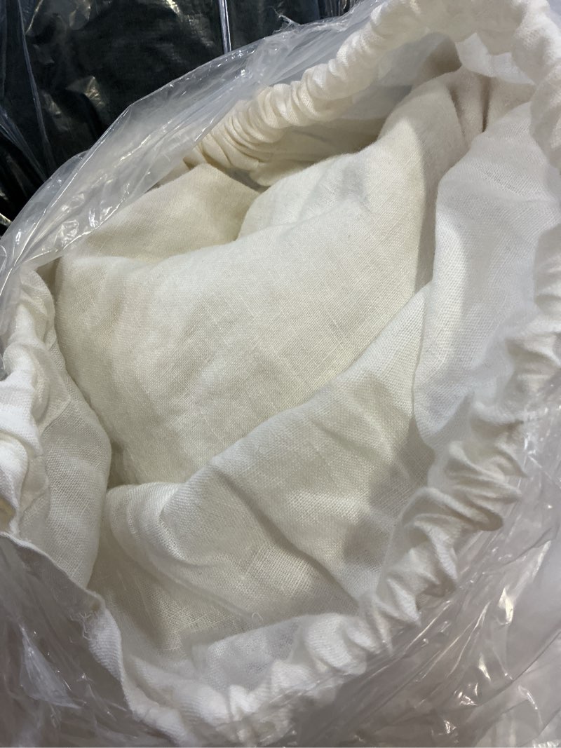 Condition photo showing Good Condition for european linen piped deluxe bedding bundle, queen, white/black