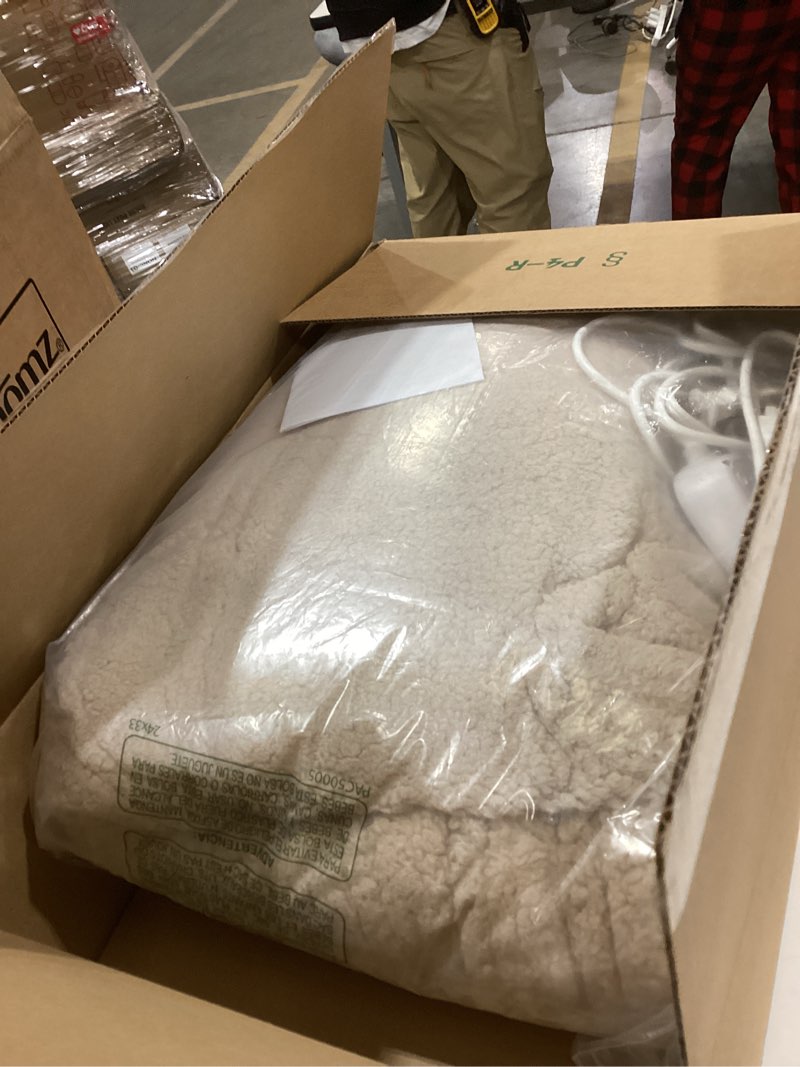 Condition photo showing As Is for Electric Blanket Queen Size Single Control - 84"X90" Soft Double Sided Sherpa Heated Blanket with 6 Fast Heating Levels & 10 hrs Timer Settings, Washable & ETL Certified for Bed, Beige 1-beige 84"X90"