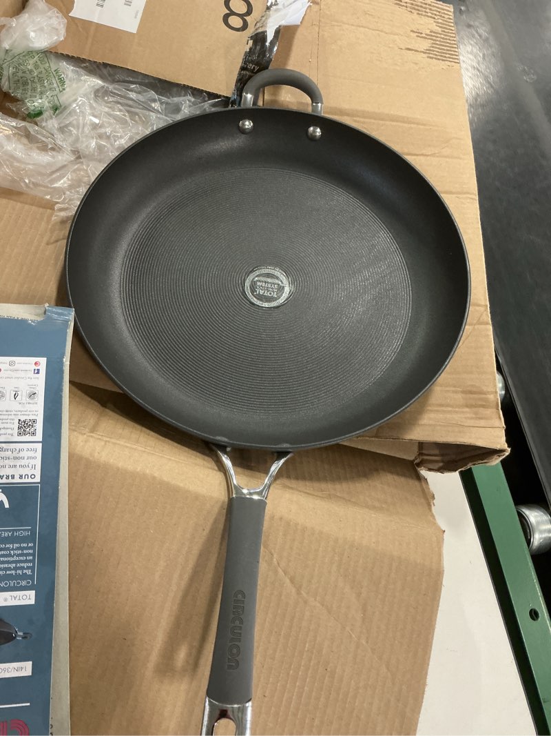 Condition photo showing Good Condition for Circulon - 83906 Circulon Radiance Hard Anodized Nonstick Frying Pan / Fry Pan / Hard Anodized Skillet with Helper Handle - 14 Inch, Gray
