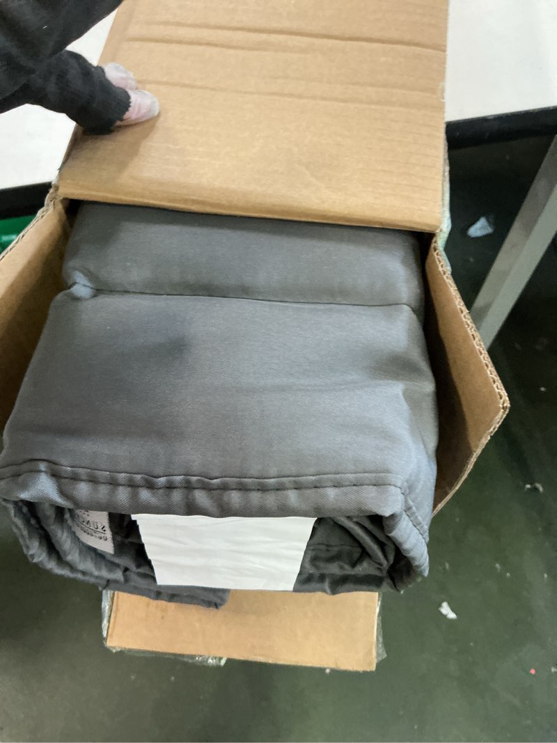 https://lotting-media.assets.bidfta.com/lotting_138cbf5d-411f-42ec-8dbc-3e437d6dae12