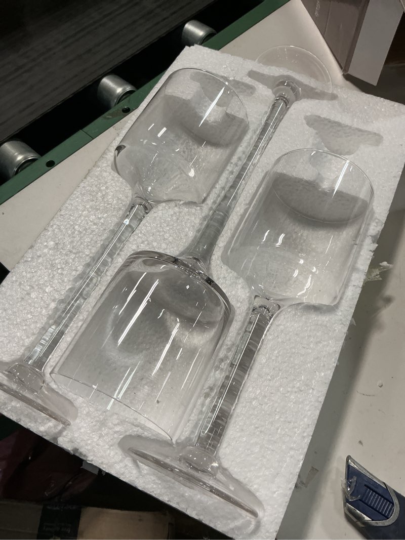 Condition photo showing Good Condition for Three Piece Tall Glass Candle Holder Stand Romantic Wedding Banquet Desktop Table Candle Holder Simple Floating Water Candle Cup Candlestick (Clear)