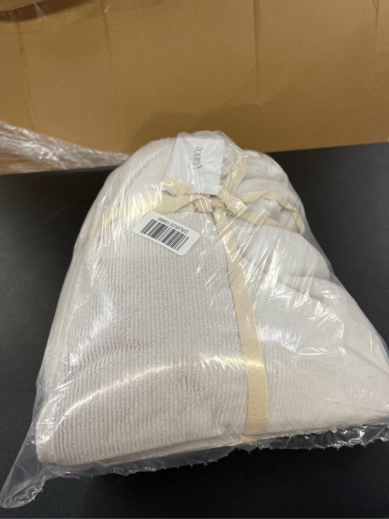 Condition photo showing Good Condition for ribbed quick dry bath towel (set of 2), one size, silver
