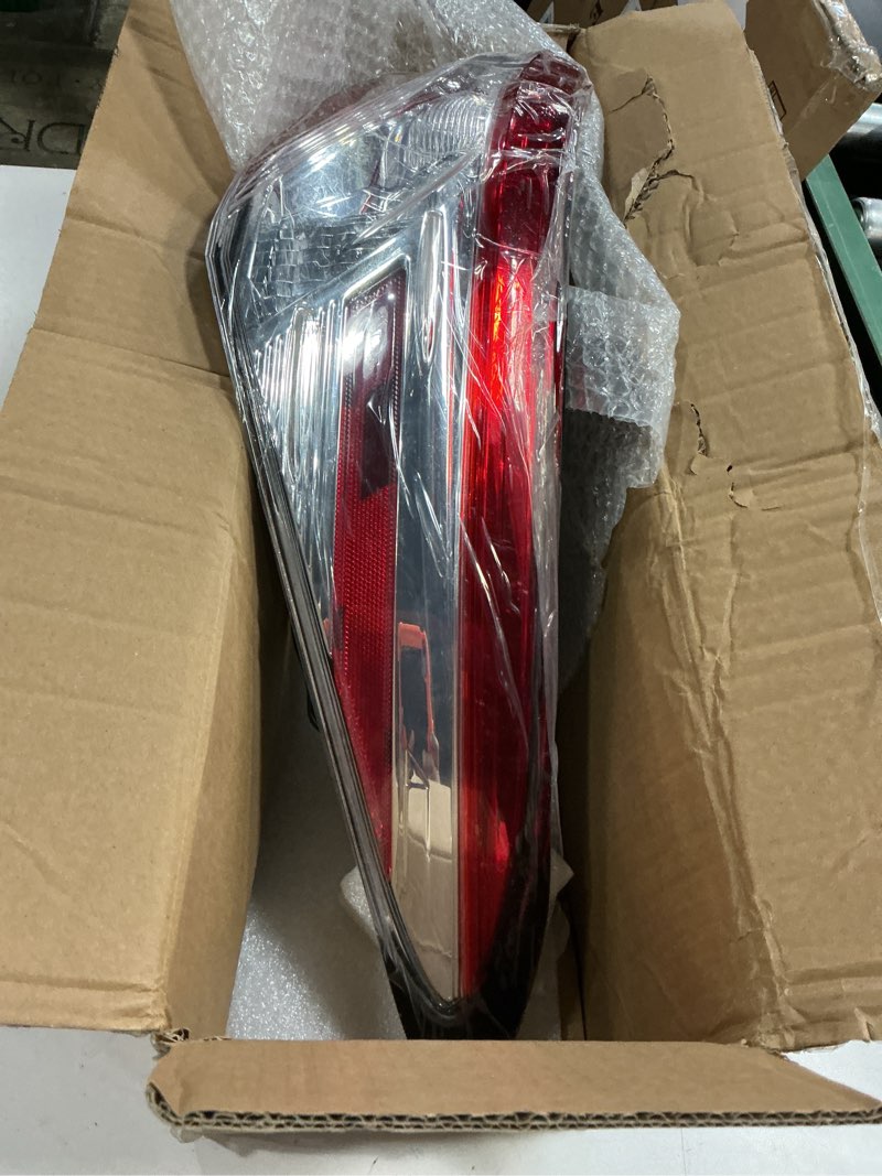 Condition photo showing New/Like New for wflnhb right side tail light assembly replacement for toyota camry 2018 2019 2020 passenger side rear tail light lamp 8155006720 to2805134