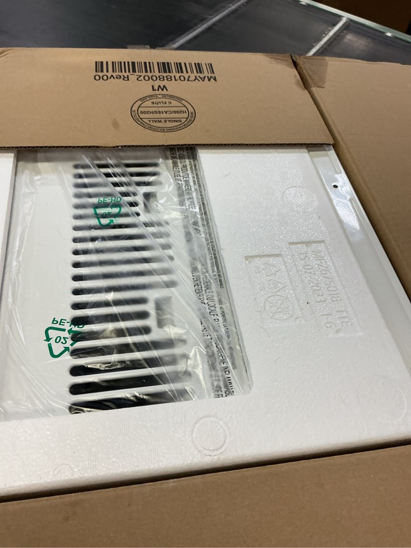 Condition photo showing Good Condition for lg lw5024x window air conditioner, for small room (150 sq.ft), quiet operation, 115v, 5,000 btu, white