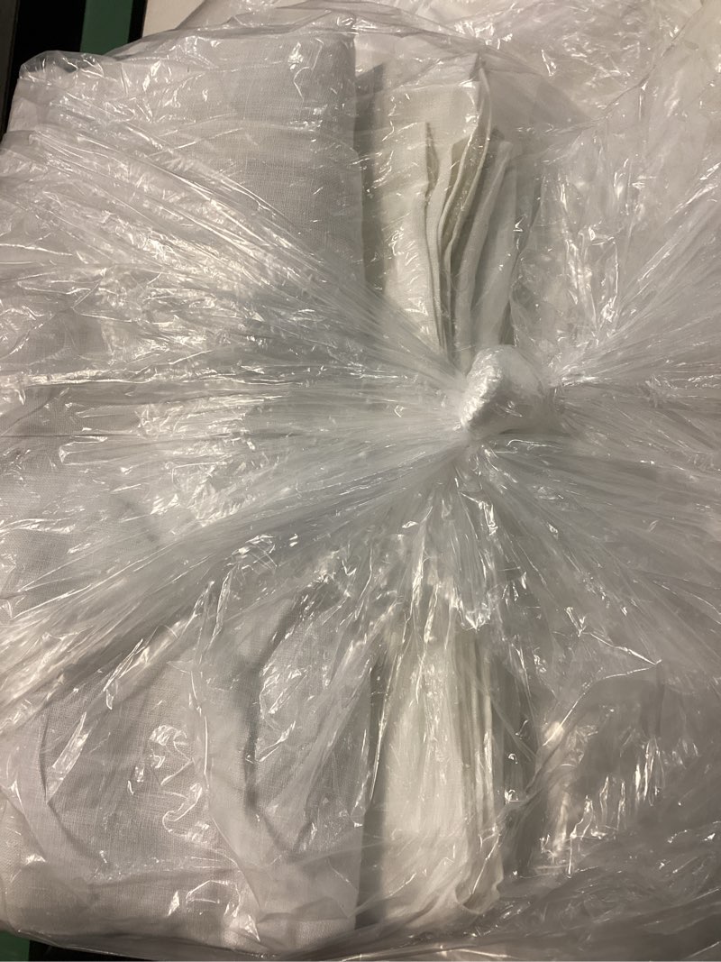 White linen sets (multiple sizes)