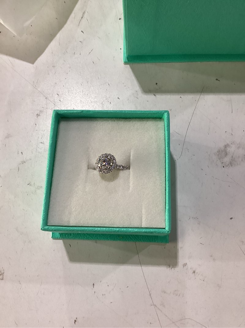 Condition photo showing New/Like New for imolove moissanite engagement rings for women wedding rings 1.64ct d color vvs1 clarity round cut moissanite ring in sterling silver plated with 18k gold-5