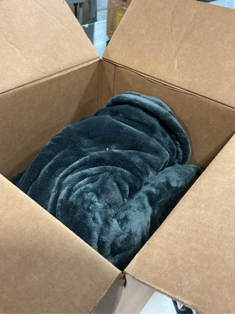 Condition photo showing As Is for greenoak heated blanket electric king size 100"x90" dual control, heating blanket with 10 heat levels 8 hours auto-off, fleece soft gifts for grandma seniors mom,misty grey