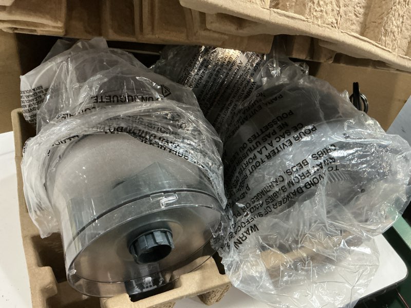 Condition photo showing Good Condition for cuisinart 9-cup continuous feed food processor with fine and medium reversible shredding and slicing disc, universal blade, continuous-feed attachment, and in-bowl storage (gray) 9 cup anchor gray