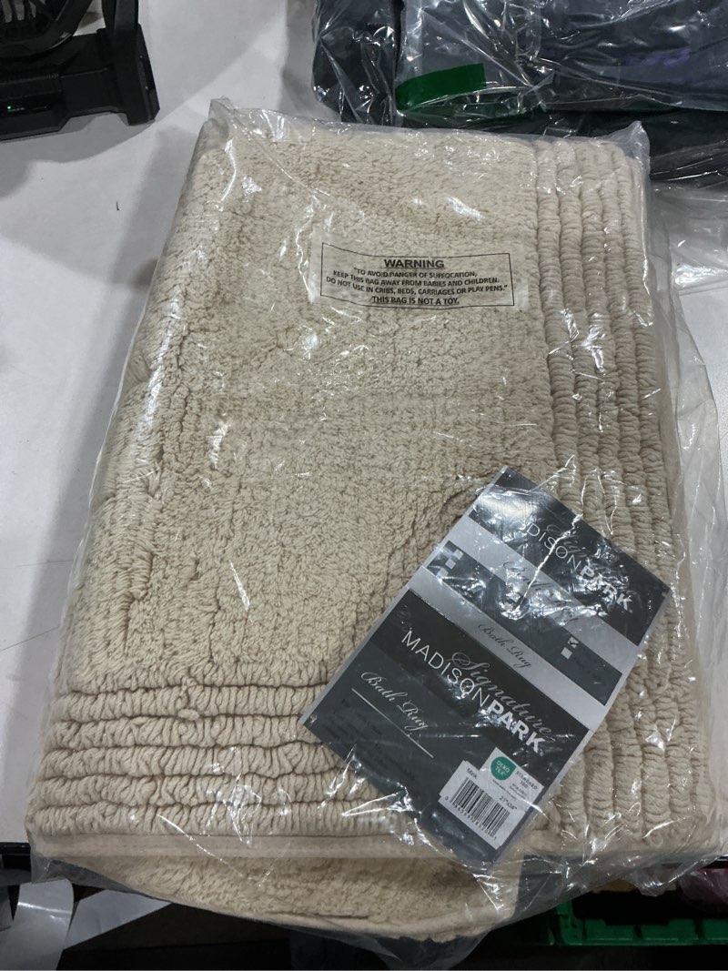 Condition photo showing Good Condition for madison park signature splendor reversible 100% cotton tufted bathroom rug-3000 gsm hotel quality luxurious plush high pile bath mat absorbent, quick dry, shower room décor, 21x34, natural