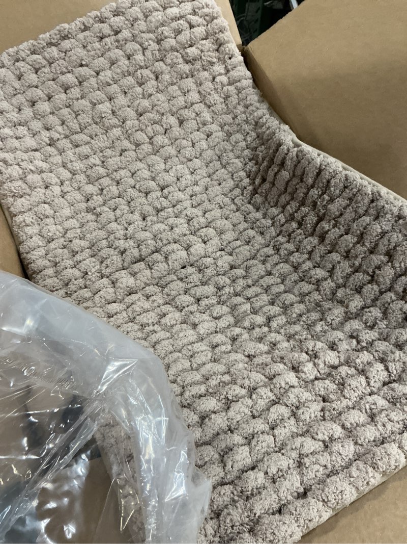 Condition photo showing Good Condition for lumi luxury bathroom rug, ultra soft quick dry bath mat, non-slip absorbent thick chenille bath rug, cozy braid design floor mat for bathtub, sink, laundry, bedroom, beige, 17"x30" 17"x30" beige