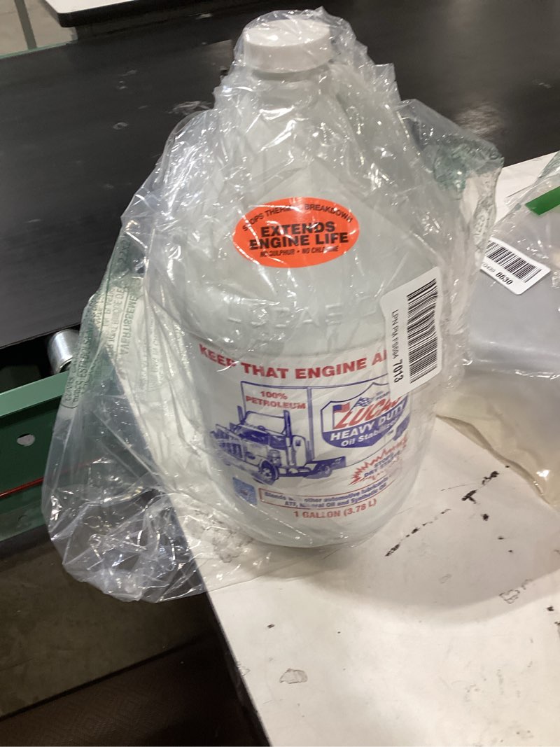 Condition photo showing New/Like New for lucas oil 10002 h/d oil stabilizer 4 pack /1 gal