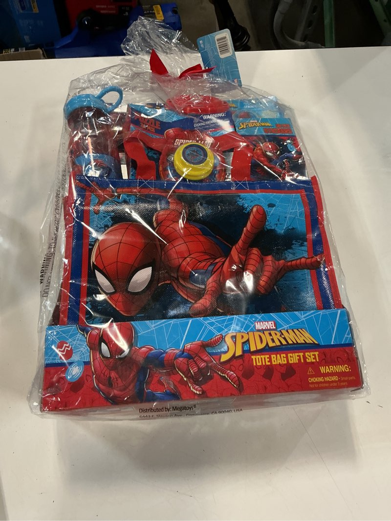 Condition photo showing New/Like New for spiderman easter licensed tote bag set