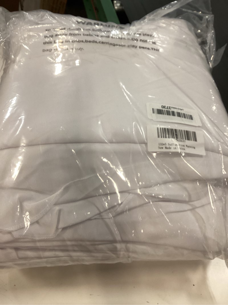 Condition photo showing Good Condition for surmente 132 inch round tablecloths -5 pack white round table cloths, polyester fabric table covers for weddings, banquets, or restaurants 132 round, 5 pack white