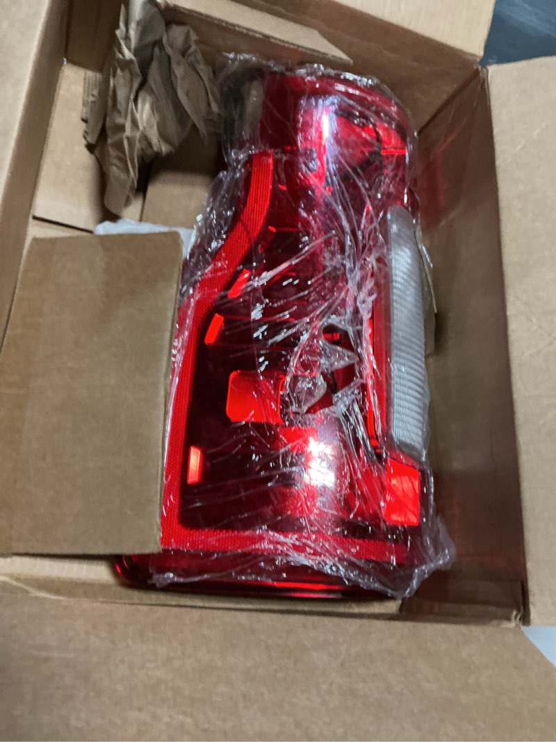 Condition photo showing Good Condition for AutoZest Halogen Tail Lights W/o Blind Spot Compatible With 2017 2018 2019 Ford F-250 F-350 F-450 Su