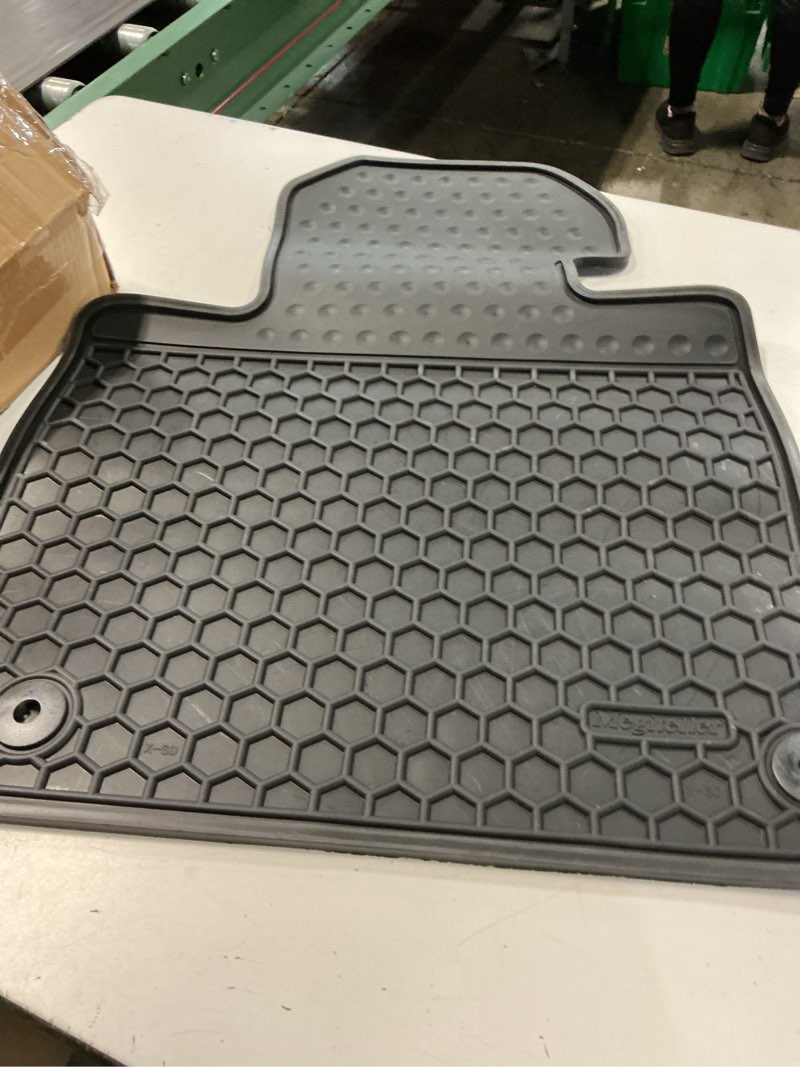 Condition photo showing Good Condition for car floor mats custom fit for 2019 2018 2017 2016 2015 2014 kia soul odorless washable heavy duty rubber (all weather) floor liners set black black 2014-2019