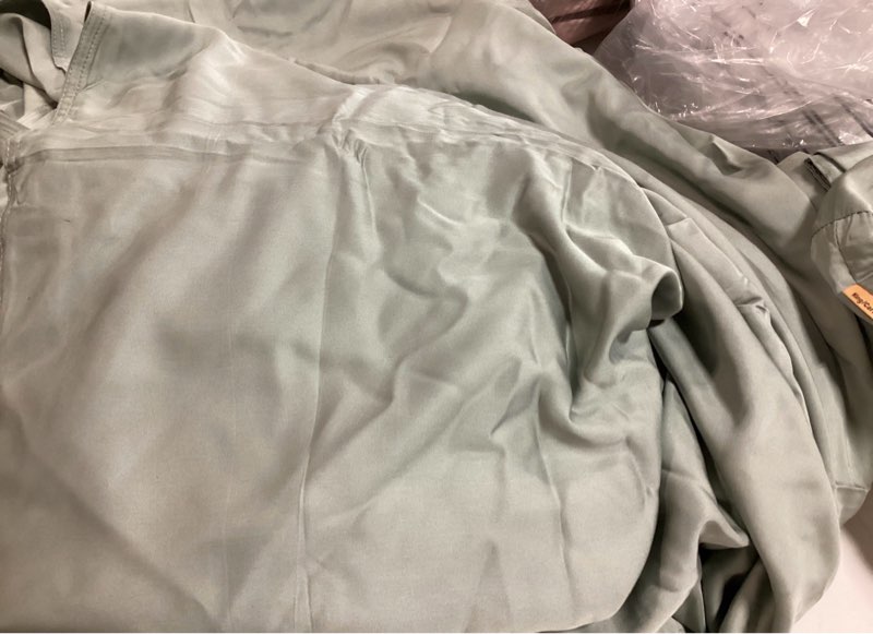 Condition photo showing Good Condition for quince bamboo sheet set king/cailking eucalyptus