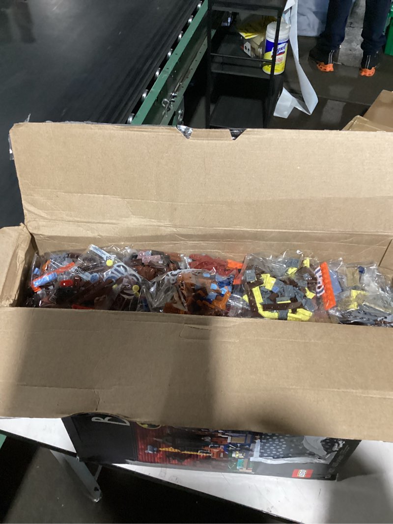 Condition photo showing Good Condition for LEGO DC Batman: The Animated Series Gotham City Build and Display Adult Set with Minifigures, DC Collectible Gift for Fans of Super Hero Action and Adventure Movies, 76271