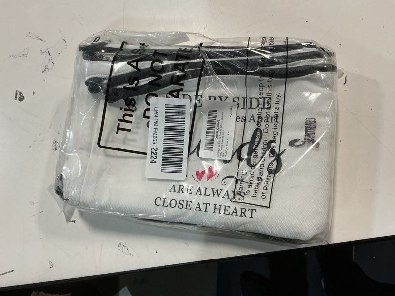 Condition photo showing Good Condition for Saintrygo 20 Pieces Return Gifts for Women Makeup Bag Cosmetic Bags for Women Party Favors Friends G