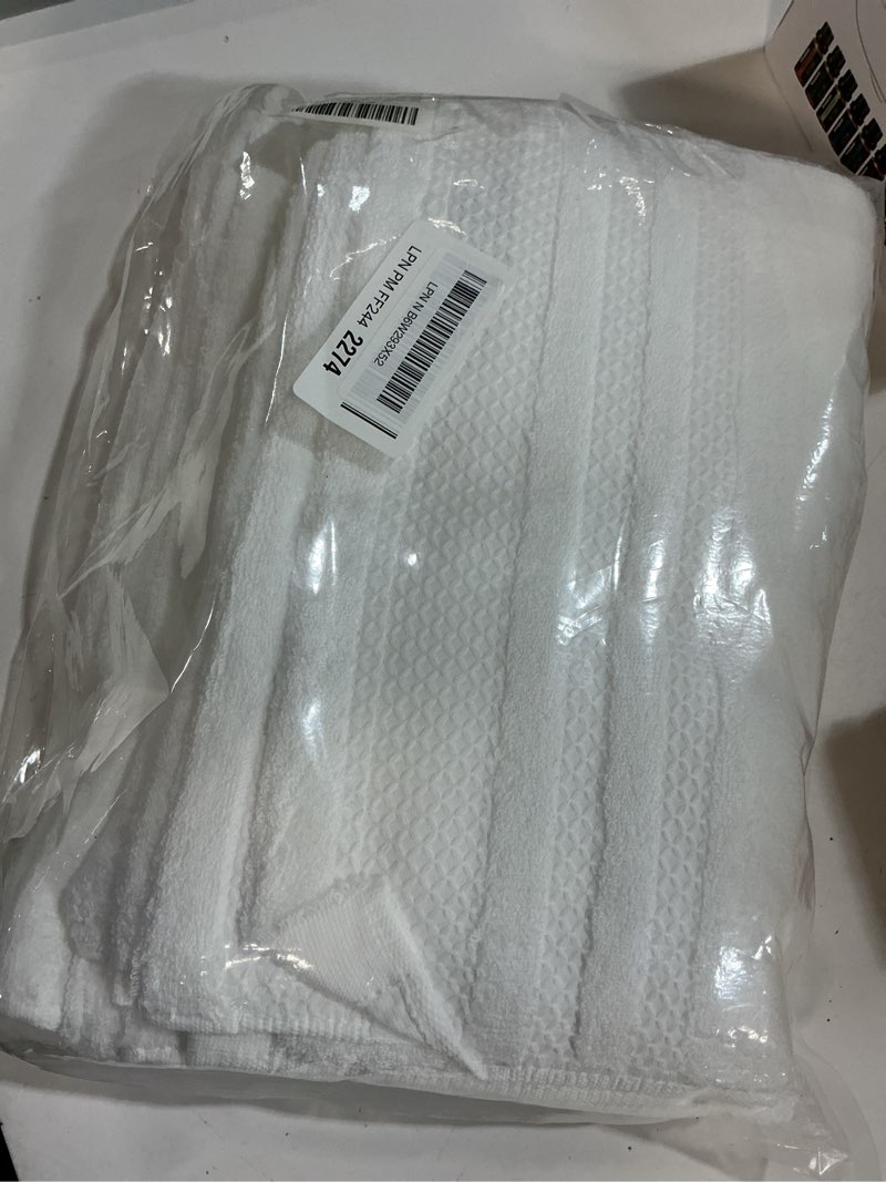 Condition photo showing New/Like New for REDKISS Premium White Hand Towels for Bathroom, 13 x 30 inch, 100% Cotton Hand Towel Set of 6, Super