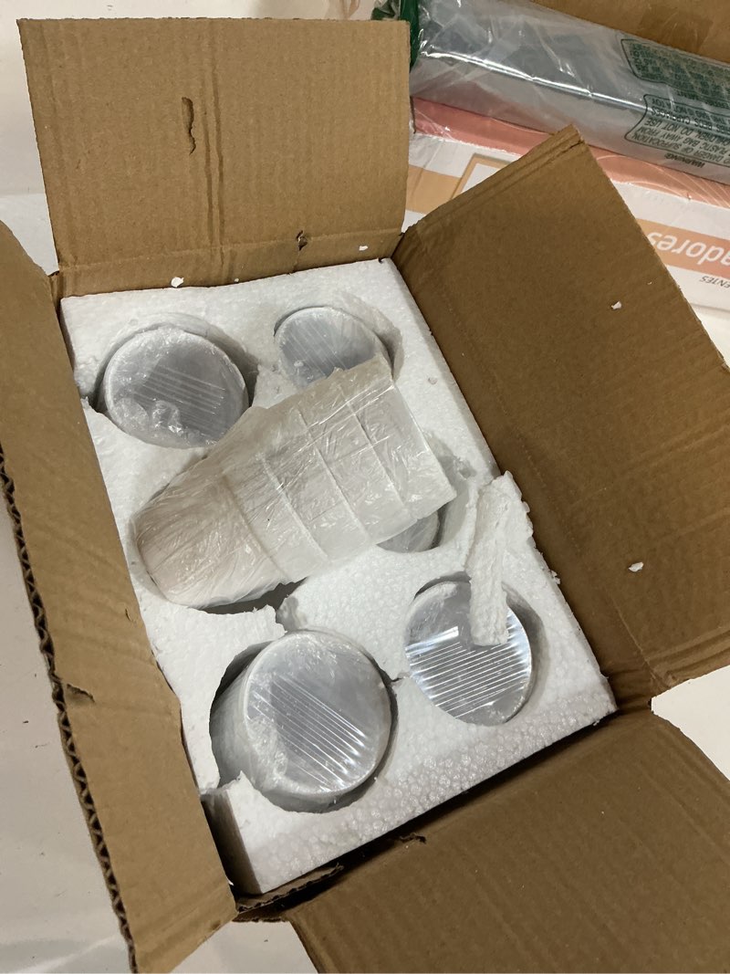 Condition photo showing Good Condition for tiny white terracotta pots